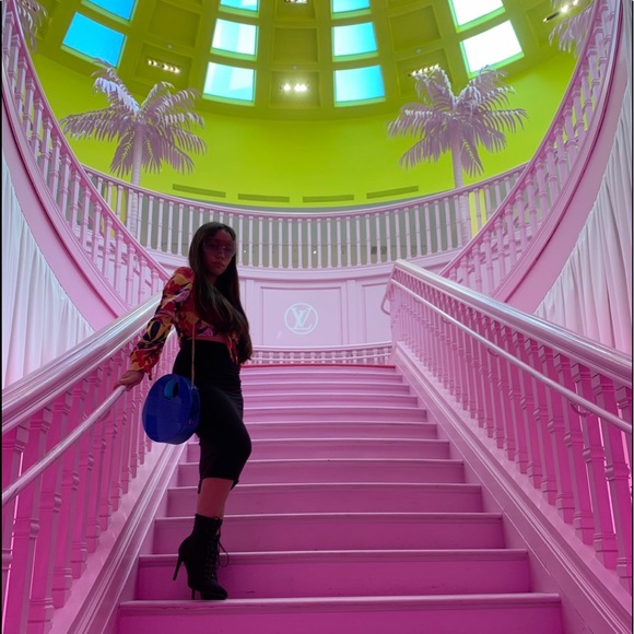 Meet your Posher, Elle - Picture 1 of 1